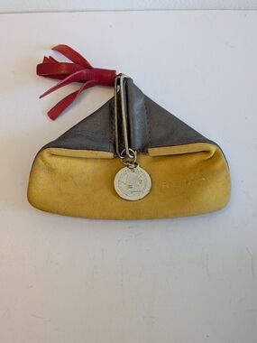 Two-Tone Triangle Leather Cute Coin Wallet ROMA Magnetic Closure